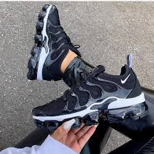 Vapormax Plus Oreo Blackbottom Yeezy Sneakers Vans Sneakerhead Photography Nike Streetwear Kick Nike Air Shoes Hype Shoes Sneakers Fashion