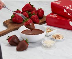The tradition of celebrating a 60th anniversary came into popularity after queen victoria celebrated her diamond jubilee. 50 1st Anniversary Gift Ideas For Couples Edible Blog