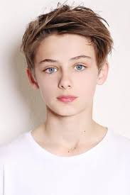 Cậu bé từng được mệnh danh đẹp trai nhất thế giới giờ ra sao?