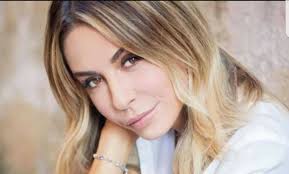 La bella bionda festeggia il sabrina ghio splende: Sabrina Ghio Guarda Sempre Avanti Il Bello Della Vita E Facebook