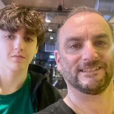 House with Pool & Dark wooden floors