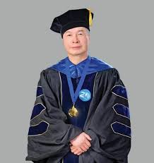 BỆNH - PGS.TS.BSCC Cung Hồng Sơn được biết là chuyên gia hàng đầu trong lĩnh vực Nhãn khoa tại Việt Nam. | Facebook