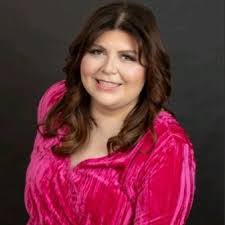 Lindsey Pilcher's Instagram, Twitter & Facebook