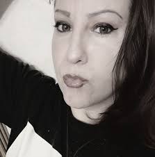 how to calm a screaming baby budgie?