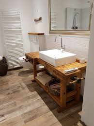 Waschtisch Aus Alter Hobelbank S L Loftart Alteholzdekoration Alter Aus Gedecktertisch Herbstd In 2020 Bathroom Design Decor Diy Bathroom Vanity Wash Basin