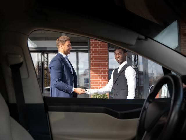 Luxury Car Hire Brisbane | Black Luxe Chauffeurs