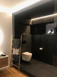 It makes so beautiful color combination inspired from this image. Moderne Badezimmergestaltung Modernes Badezimmerdesign Led Stripes Led Streifen