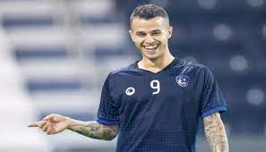 نادي الهلال السعودي يعرف سابقًا بالنادي الأولمبي خلال تأسيسه على يد عبد الرحمن بن سعيد ولكنه لم يستمر وقد تغير اسم النادي في 16 تشرين الأول 1957 إلى الهلال بعد سنة وشهرين من تأسيس الاولمبي وقد اتت التسمية الهلال على اثر. Ù…Ø¯Ø±Ø¨ Ø§Ù„Ù‡Ù„Ø§Ù„ Ø§Ù„Ø³Ø¹ÙˆØ¯ÙŠ Ø§Ù„Ø³Ø§Ø¨Ù‚ ÙŠØ¨Ø¹Ø¯ Ø¬ÙŠÙˆÙÙŠÙ†ÙƒÙˆ Ø¹Ù† Ø§Ù„Ø¯ÙˆØ±ÙŠ Ø§Ù„Ø¥ÙŠØ·Ø§Ù„ÙŠ