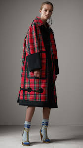 Melania wore the zara jacket before and after she visited a children's centre in texas. Tartan Bonded Cotton Seam Sealed Oversized Car Coat In Black Women Burberry United States Tartan Fashion Iranian Women Fashion Coats For Women