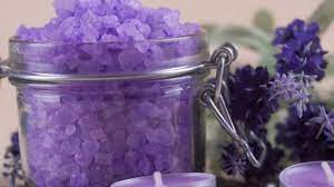 Per preparare questi sali da bagno fai da te, avrete bisogno di ingredienti economici e molto facili da reperire. Come Fare Sali Da Bagno In Casa Idee Green