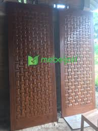 Pintu rumah warna putih minimalis pintu gebyok. Model Pintu Rumah Minimalis Terbaru 2 Daun 2021 Pintu Anyaman Tikar