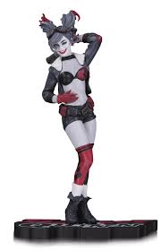Amazon.com: DC Collectibles Harley Quinn: Ant Lucia Statue, RedWhiteBlack  : Toys & Games