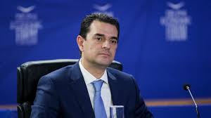 Για ψευδείς ειδήσεις κατηγορεί ο κ.σκρέκας τον κώστα βαξεβάνη που με ανάρτησή του υποστήριζε ότι από τη πυρκαγιά κινδύνευσε το σπίτι του . Oikonomiko Foroym Delfwn Skrekas H Ellada Shmantikh Pylh Fysikoy Aerioy