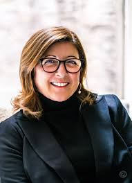 Diane Tracey's Instagram, Twitter & Facebook