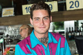 Begin vorige maand werd bekend dat de relatie tussen douwe bob en vriendin anouk was gestrand. Speciale Tatoeage Voor Douwe Bob Op Dierendag Entertainment Telegraaf Nl