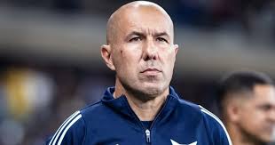 Leonardo Jardim já pediu a saída de 2 jogadores do Flamengo