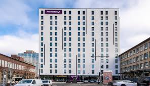 Which room amenities are available at premier inn dubai international airport hotel? Essen City Centre Hotel Germany Premier Inn
