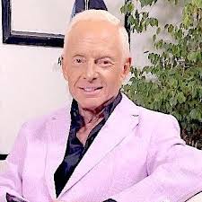 We All Shine On: John, Yoko, and Me: Mintz, Elliot: 9780593475553:  Amazon.com: Books