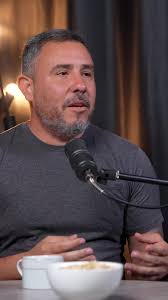 Aquí estamos compañero! Nuestro invitado de la semana tiene 30 años  cantando música llanera y con las redes sociales se hizo famoso, disfruten  la conversa con @Luis Colmenarez 🔥 @Lo que nos une ...