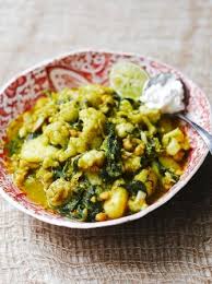Cauliflower And Potato Curry Recipe Jamie Oliver Recipes Recipe Vegetable Curry Recipes Curry Recipes Yummy Vegetable Recipes