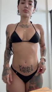 Novinha sarada Malelly pelada no banheiro - Onlyfans Gratis