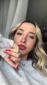 Cristina Curcio's Instagram, Twitter & Facebook