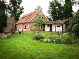 garten mit teich pferdestall und gartenhaus haus mieten haus style at home