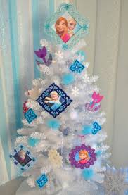 Christmas tree decoration ideas with white theme. Diy Disney Frozen Christmas Tree Hello Nutritarian
