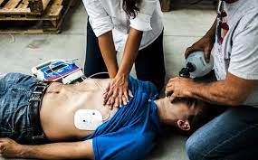 Early cpr and use of an aed can mean the difference between life and death. Bystander Cpr Linked To Less Brain Damage More Independent Living For Cardiac Arrest Survivors Tctmd Com