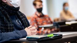 Dm prescht vor und bekommt jetzt massenhaft konkurrenz. Kitas Und Schulen Konnen Schnelltest Nutzen