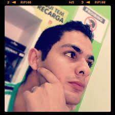 Evandro Rodrigues's Instagram, Twitter & Facebook