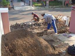 Setiap hari, kami menerbitkan cerita mengenai rumah, ikuti di sini. Ambrolnya Jembatan Depan Rumah Ceri Ciro