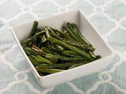 Nutritional information for a variety of types and serving sizes of green beans is shown below. Sauteed Green Beans Nutrition Facts Eat This Much