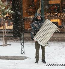 Παρασκευή, 6 δεκεμβρίου 2013, 21:19. Ta Xalia Ths Elladas Toy Xionia 5 Periptwseis Xaoys Kai Ntrophs Apo Tis Leykes Meres Ths Xwras Lifo