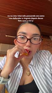 carol martins (@dailydatota)