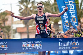 Alistair edward brownlee, mbe is a british triathlete. Alistair Brownlee Sprints To Win Cagliari World Cup Slowtwitch Com