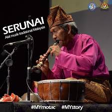 Melalui pemerhatian yang telah dilakukan oleh pengkaji, masyarakat bidayuh dari daerah lain seperti daerah selian dan padawan juga mempunyai alat muzik seperti sill/luong tetapi mempunyai perbezaan dari segi Facebook