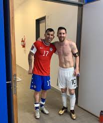 23 de marzo de 2021. Barca Buzz On Twitter Gary Medel Chile Player On Instagram With The Alien