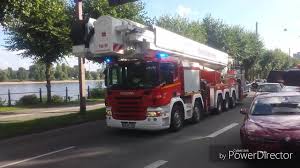 Köln 65 passagiere mussten an sonntag in einer spektakulären aktion aus der kölner seilbahn gerettet werden. Seilbahnchaos In Koln Weg Frei Fur Den Bronto Skylift Der Rwe Power Ag Sehr Selten Tm Kdow 1 Mit Durchsage Zu Feuerwehrauto Feuerwehr Fahrzeuge Seilbahn