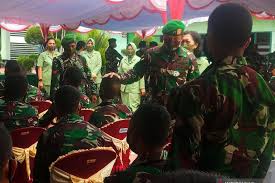 Alumni ptk dengan ikatan dinas, atau lumrah dikenal sebagai sekolah ikatan dinas, akan diangkat menjadi aparatur sipil negara (asn) pada instansi yang menaunginya. 1 800 Putra Asli Papua Barat Mendaftar Jadi Bintara Otsus Antara News
