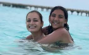Firhad hakim ( bengálský : Dia Mirza On Honeymoon With Husband Vaibhav Rekhi Shares Photos With Step Daughter Samaira