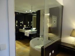 Schlafzimmer mit begehbarem kleiderschrank das beste von haus. Bad Offen Zum Schlafzimmer Bild Von Lago Garden Hotel Mallorca Tripadvisor