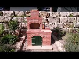 Wenn das fundament schon fertig ist, bleibt ihnen nur, die ziegelsteine zu mauern, und auf diese weise den grill zu bauen. Grill Selber Mauern Integriertem Heissen Stein Youtube