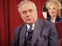 Inside Queen Elizabeth II 'relaxed' and 'intimate' relationship with her  favourite Prime Minister