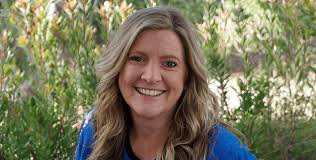 Mindy Tucker's Instagram, Twitter & Facebook