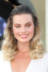 Margot Robbie Biography, Celebrity Facts and Awards
