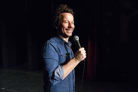 Tano et thomas gaudin font chanter les flics de la bac. Tano A L Humour Trash Presente Idiot Sapiens Au Theatre A L Ouest A Rouen 76actu