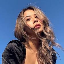 Jenny Dang's Instagram, Twitter & Facebook