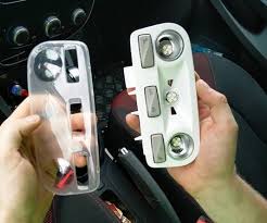 Maybe you would like to learn more about one of these? Changer Les Ampoules Interieures Du Plafonnier Et Du Coffre Sur Une Clio 4 Tutoriels Oscaro Com