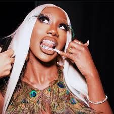 Taylor Mcbee's Instagram, Twitter & Facebook